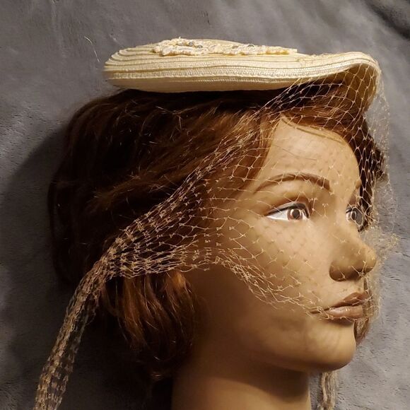 50’s cream straw weave Veiled Beret Church Hat - Picture 3 of 6